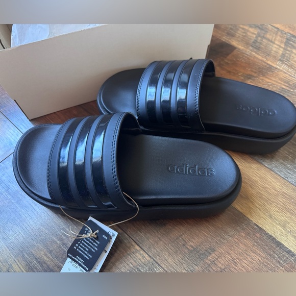 NWT Adidas Adilette Platform Sandals Slide - Picture 1 of 6